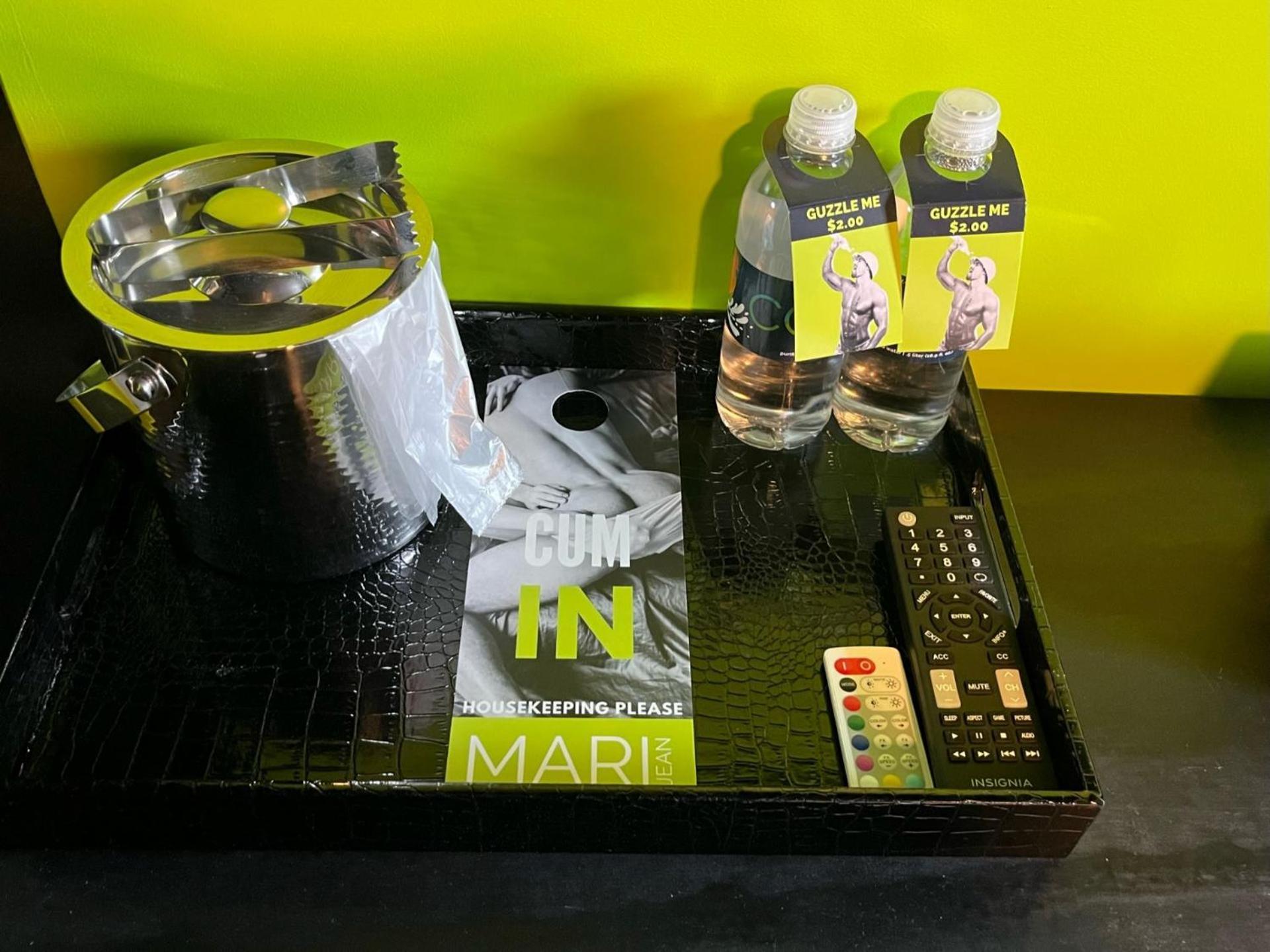 Mari Jean Hotel - All Adults Welcome St. Petersburg Exteriör bild
